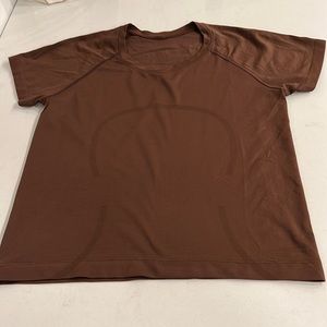 Lululemon swiftly short sleeve size 8